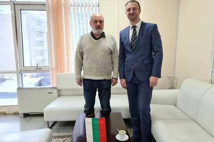 Заместник-ръководителят на посолството Атанас Будев се срещна с представител на българската общност от гр. Талдикорган